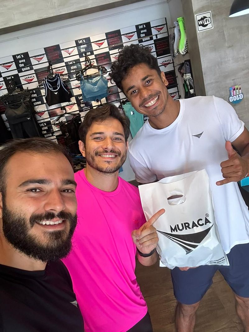 Laelson, atleta de tênis patrocinado pela Muraca