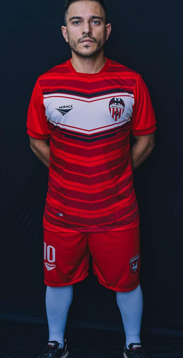 Kit Tri, frente